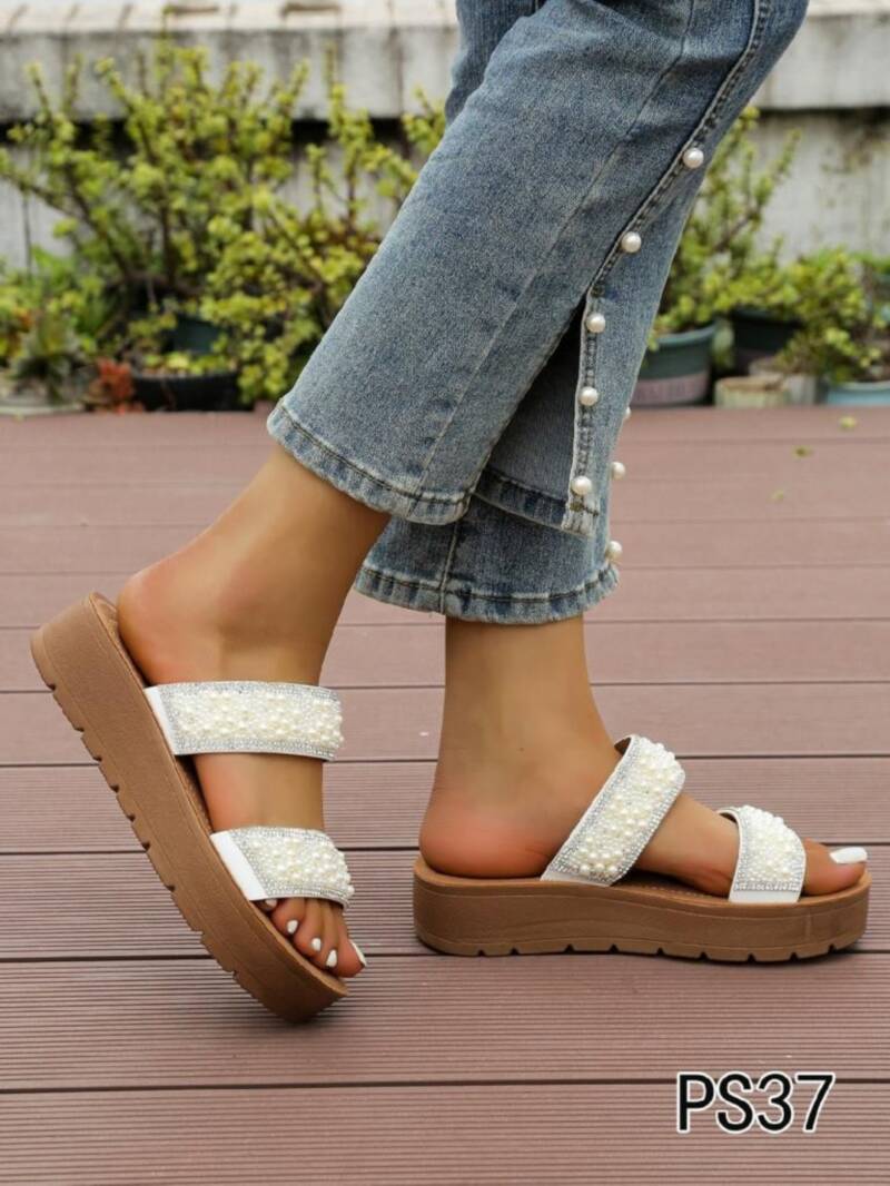 Klapki damskie Roz 36-41 / 12 par 1